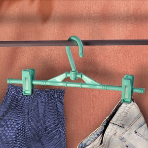 Plastic Hanger and Clips